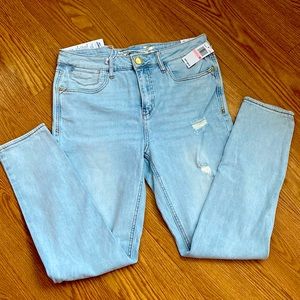 Seven7 light blue distressed jeans
